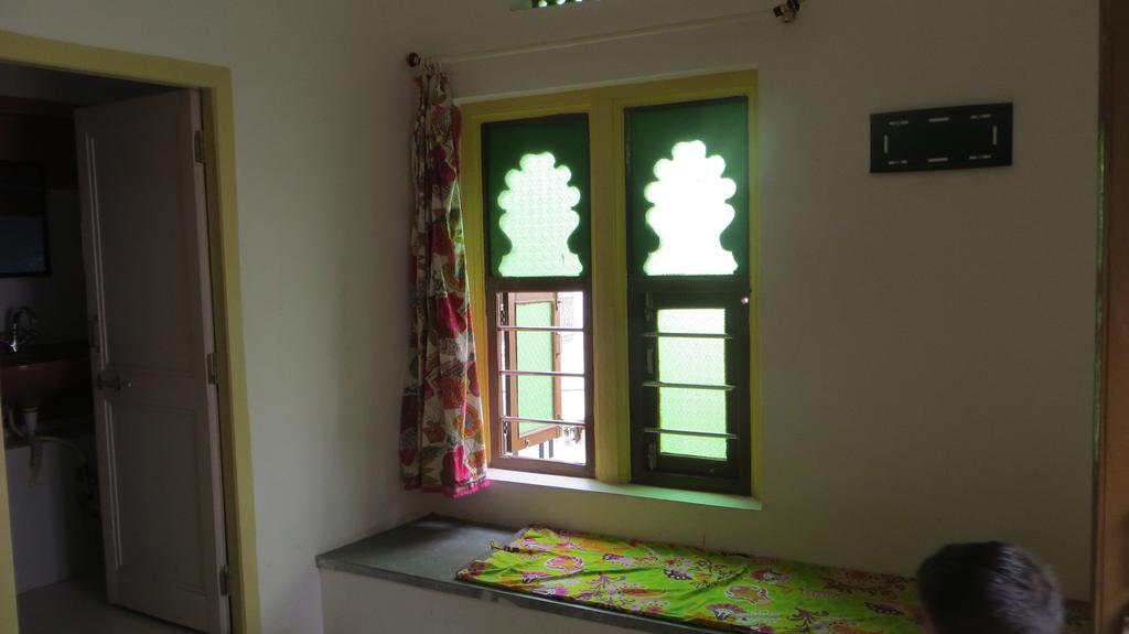 Udai Haveli Guest House Udaipur Ngoại thất bức ảnh