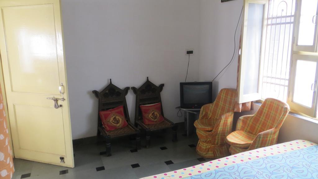 Udai Haveli Guest House Udaipur Phòng bức ảnh