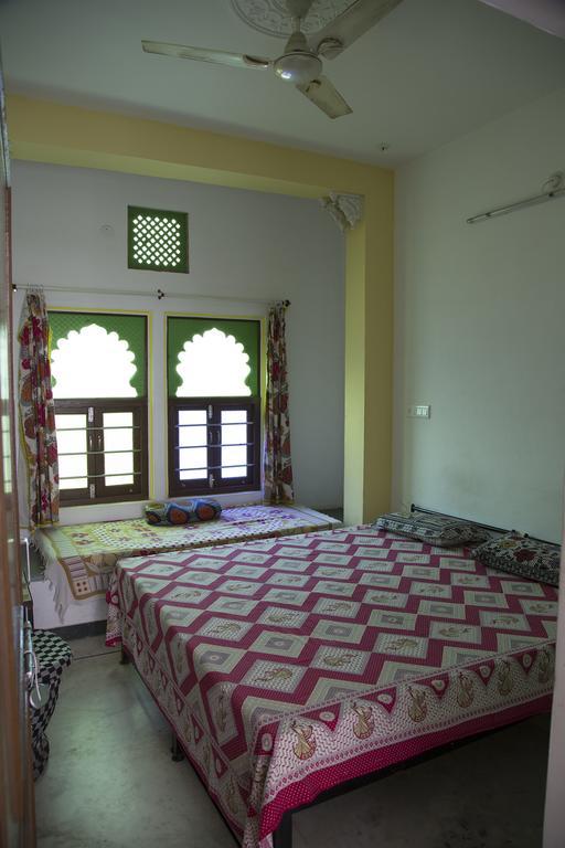 Udai Haveli Guest House Udaipur Phòng bức ảnh